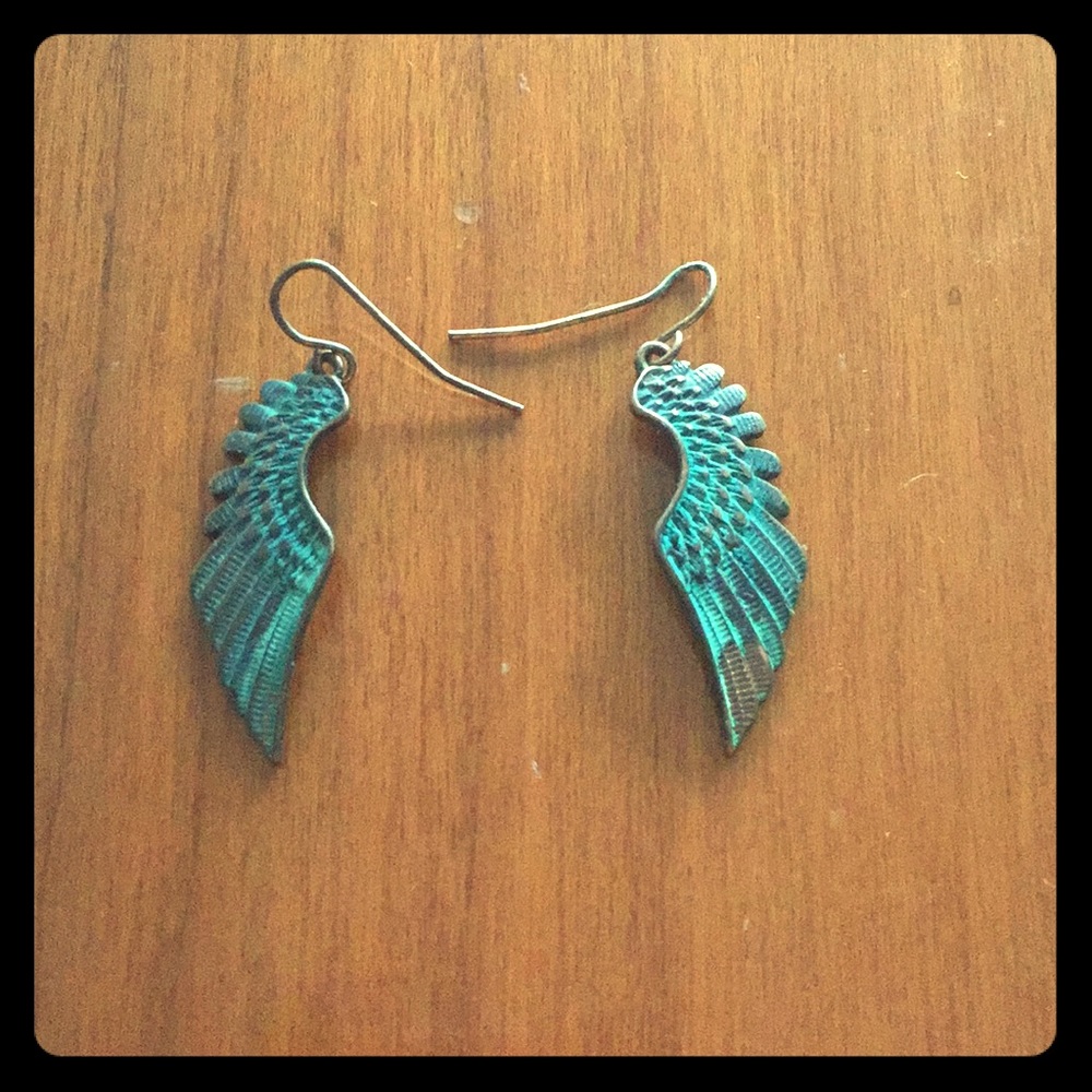 Tough wing dangly earrings